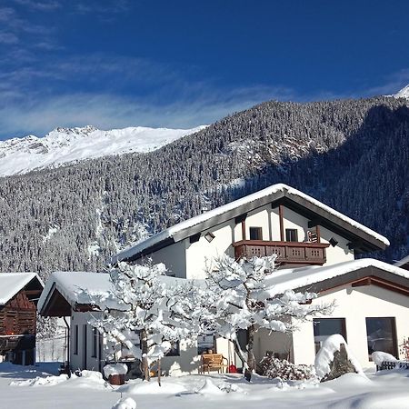 Landhaus St. Hubertus Kaunertal Exterior foto