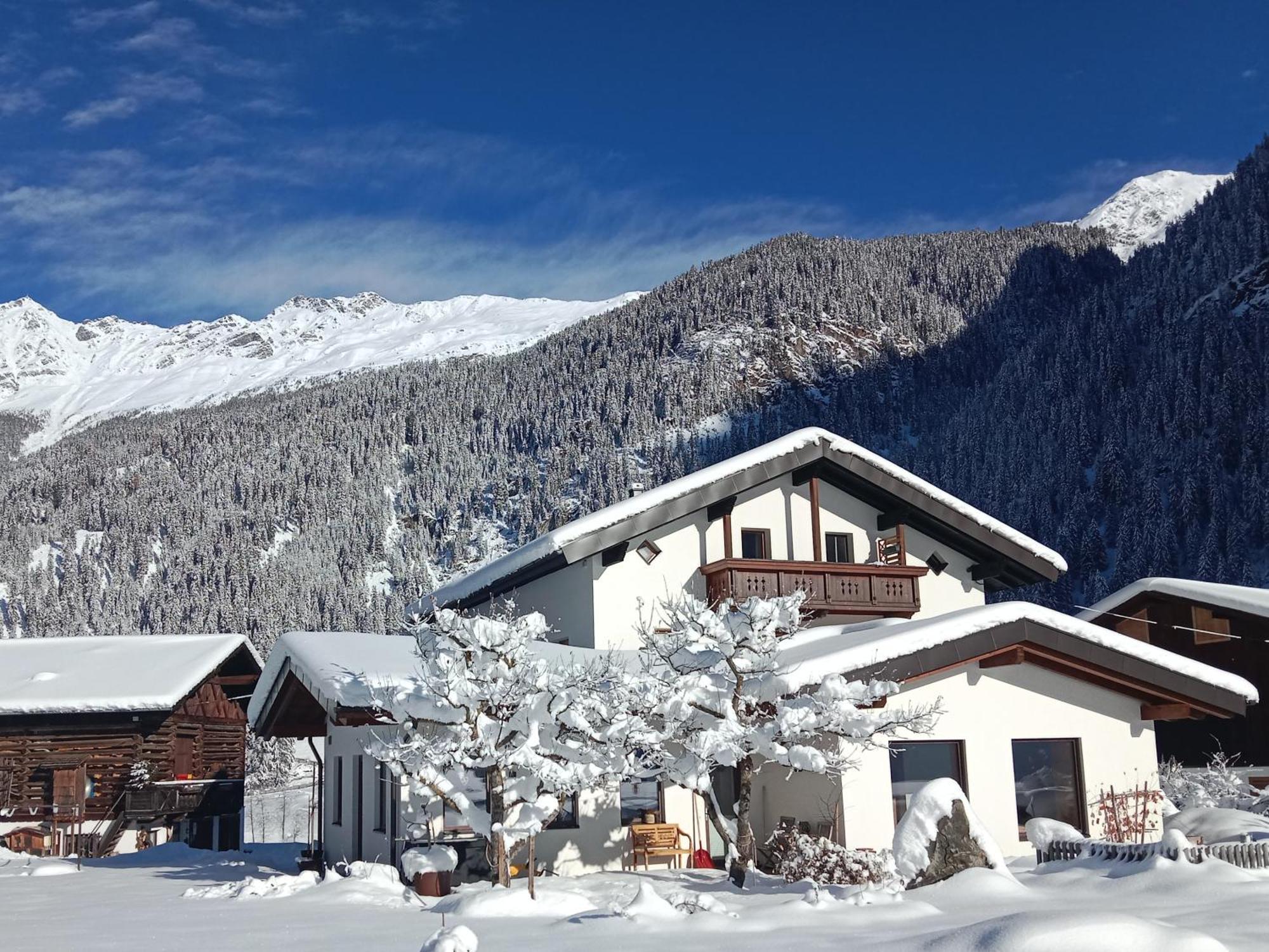 Landhaus St. Hubertus Kaunertal Exterior foto